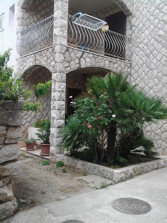 Apartments Vini And Ivana ซูชูราย ภายนอก รูปภาพ
